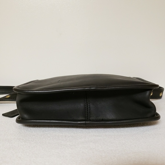 Coach Vintage Blk Crossbody - Picture 6 of 8